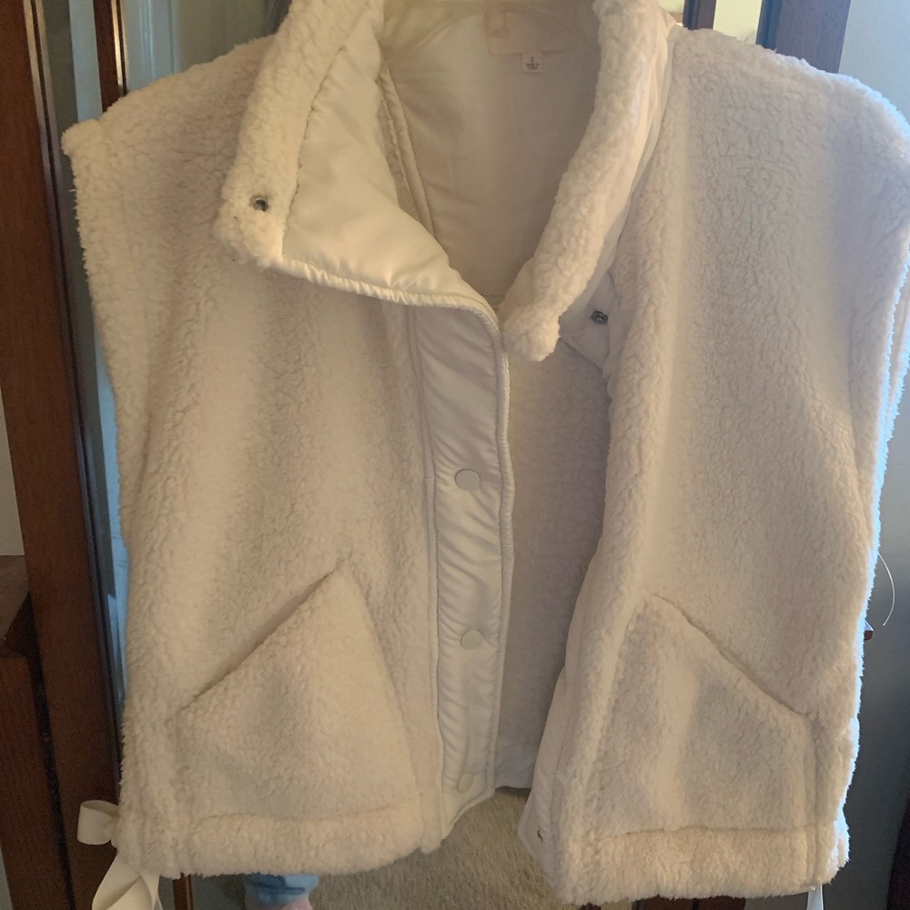 Ultra Flirt White Sherpa Vest